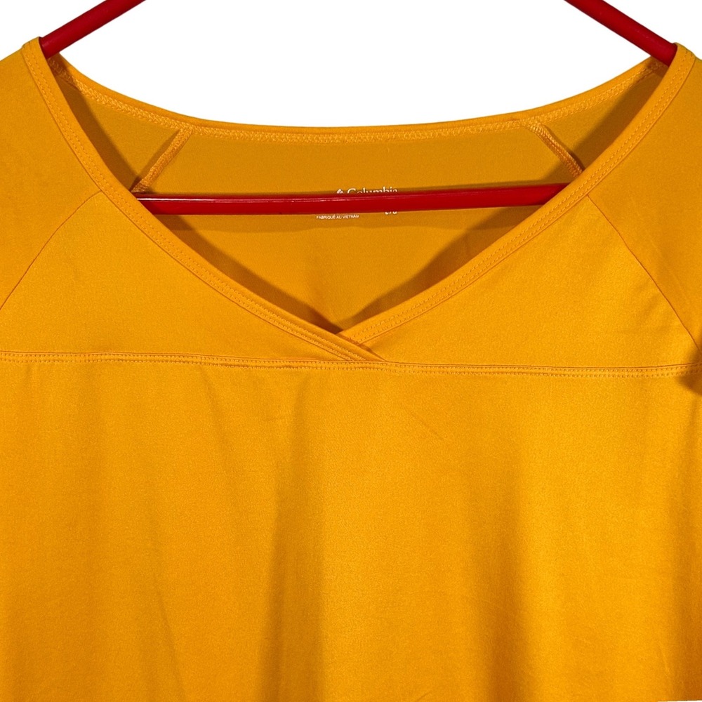Columbia Womens Large Orange Short Sleeve V-Neck Active‎ Hiking Shirt